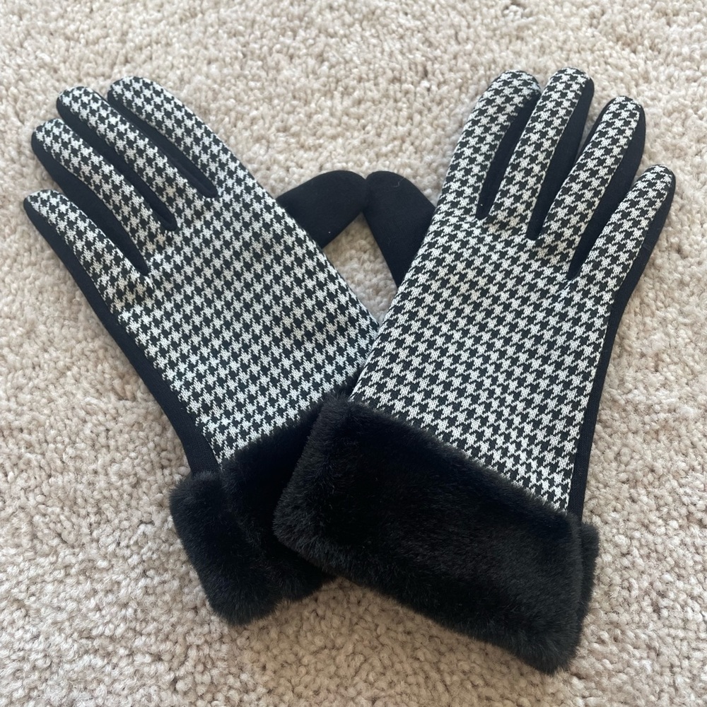 Houndstooth Gloves